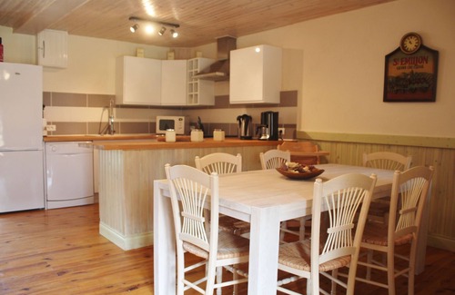 Nehou Cottage | La Mare, Child-Friendly, Heated Pool & Great Facilities