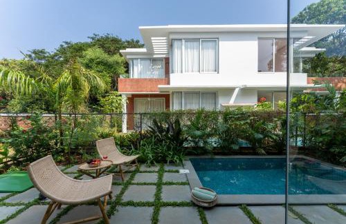 Siolim Villa | La Masillia, 2 BHK with Private Pool, 15 mins from Morjim Beach, Wifi, Peaceful location, Kitchen, Security, Patio