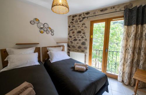 Olargues House | La Mazette, les pieds dans l'eau ! Privatisée ! 16 Pers