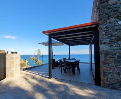 Plomari Villa | La Mer Villa - Entire Cottage