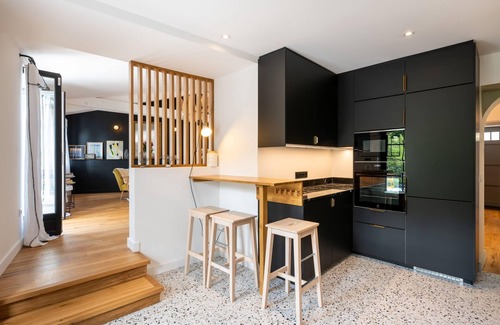 Saint-Didier-au-Mont-d'Or Villa | La Mignonne - Village house with swimming pool