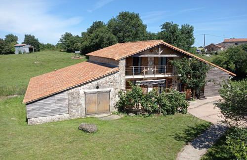 Le Poire-sur-Vie Bed & Breakfast | La Millière - Chambres d'hôtes - Piscine & campagne - Marie-Anne & Marie-Adélaïde