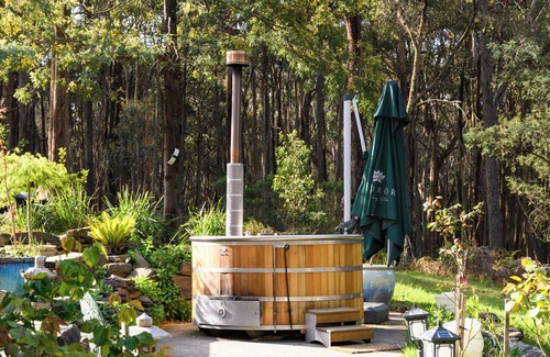 Dean House | La Moneta Retreat – A Sanctuary for Healing & Hope -Tranquil Hillside Haven