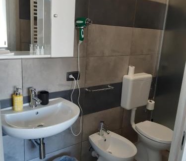 Caselle Torinese House | La Montrucca Camere