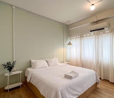 Salaya Hotel | La Moon House