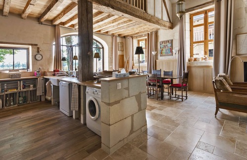 Cravant-les-Coteaux Cottage | La Motte du château de Sonnay, near Chinon : Gîte 4* for 4