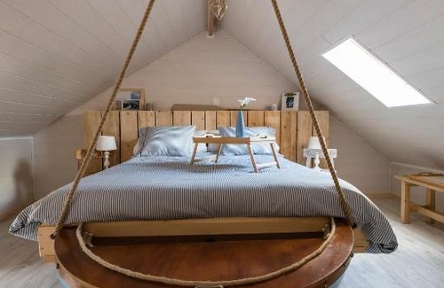 Froidchapelle House | La Mouette Rieuse