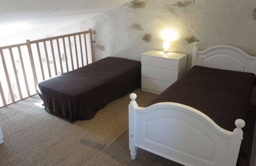 Fa House | "La Mule" , Pretty village house in Cathar country, 6 people - covered terrace