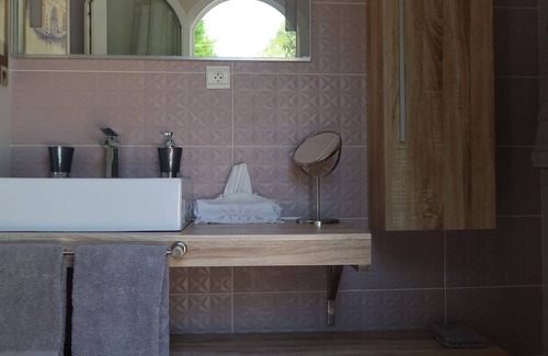 Lancon-Provence Bed & Breakfast | La Mylandre Chambre d'hôtes