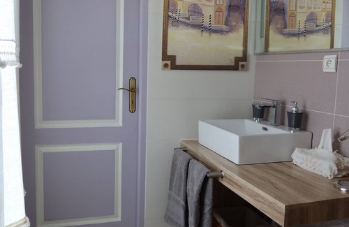 Lancon-Provence Bed & Breakfast | La Mylandre Chambre d'hôtes