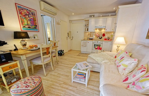 Mandelieu-la-Napoule Beach Apartment | La Napoule Marina*, outstanding apartment 2 pers/terrace facing the sea.