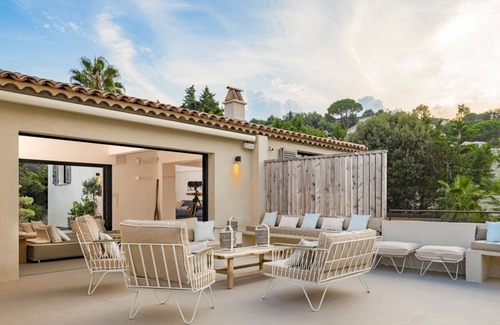 Cote d'Azur- French Riviera Villa | La Nautique - Four Bedroom Villa, Sleeps 8