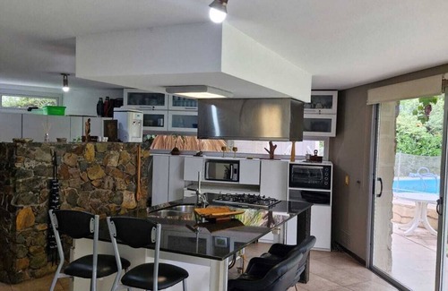 Lujan de Cuyo Villa | La Nevada, Magnifica Casa con Jardín y Piscina
