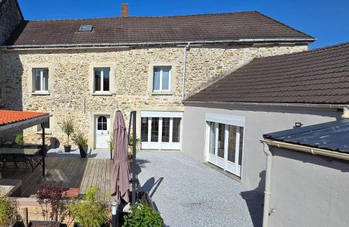 Coulonges-Cohan House | La Nomalina
