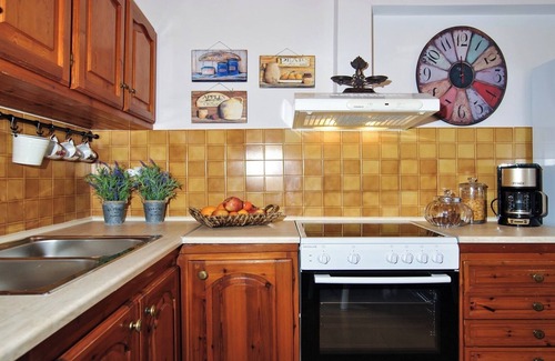 Dhrakata House | La Nonna Efrosini.Traditional maisonette