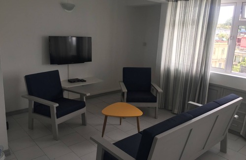 Forest Side Apartment | La Péninsule - Town Apartment in Curepipe 3