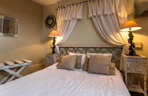 Laignes House | La Palette Fleurie