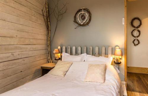Laignes House | La Palette Fleurie