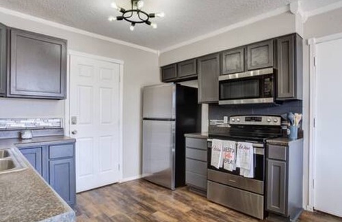 Lubbock House | La Palma Lodge:Near Texas Tech and Top Restaurants
