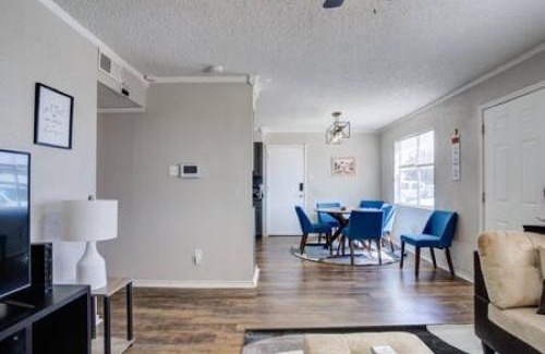 Lubbock House | La Palma Lodge Near Texas Tech and Top Restaurants