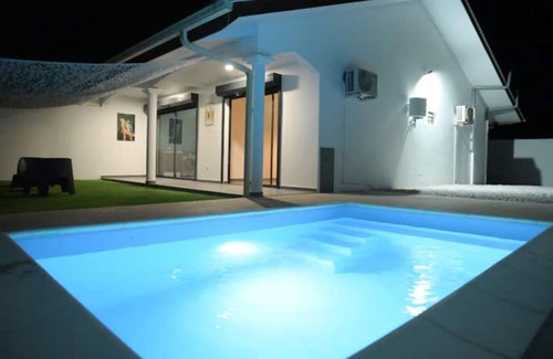Matoury House | La Palmeraie Lodge Terrace & Pool