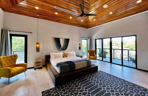 Dunmore Town Villa | La Palmeraie Villa 3, 300 ft. from beach, daily beach set up, daily cleaning