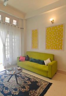 Sualkuchi Apartment | La Paloma