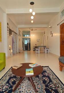 Sualkuchi Apartment | La Paloma