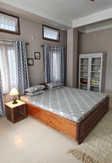 Sualkuchi Apartment | La Paloma