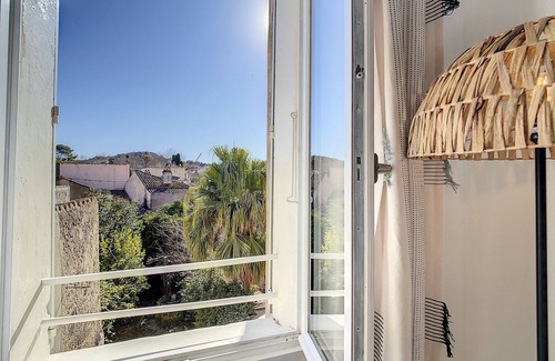 Saint-Tropez City Centre Apartment | LA PAPILLON ST TROPEZ LUXURY STUDIO IN THE HEART OF THE VILLAGE