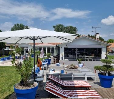 Saint-Jean-d'Illac Bed & Breakfast | La Parenthèse du Las, Maison d'hôtes avec Piscine et Spa
