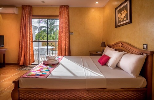 Patnongon Hotel | La Parola Orchids Beach Resort