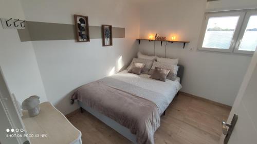 Hinges House | La pause au cub, maison cubique tout confort