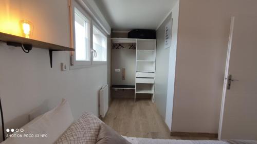 Hinges House | La pause au cub, maison cubique tout confort