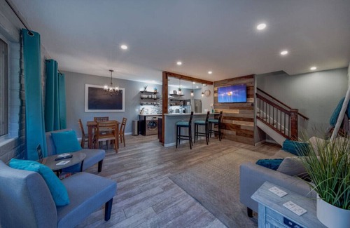 Tucson Apartment | La Paz (Matt & Selina)