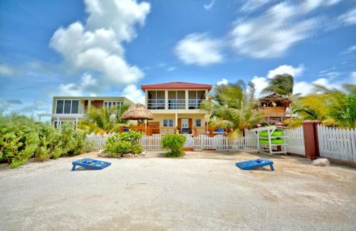 San Pedro House | La Perla Azul Beach House with Pool and 4 seater cart