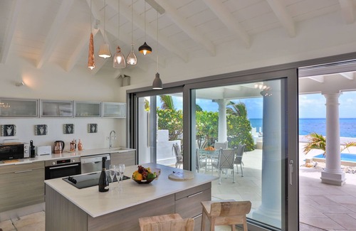 Les Terres Basses Villa | La Perla Classic- 1 BR Beachfront Luxury Villa