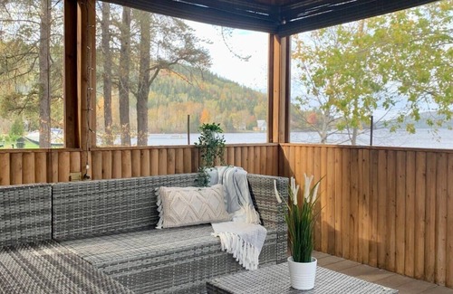 Degelis Cabin | La Perle du Lac | A Peaceful Waterfront Escape