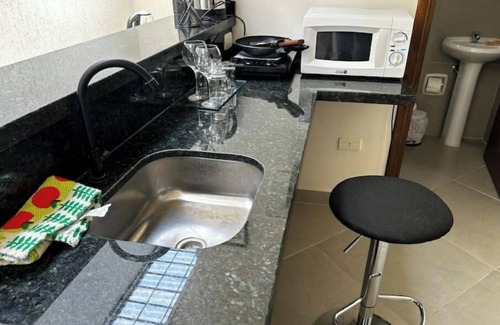 Luque House | La Petite, Asuncion Airport closed parkingnn
