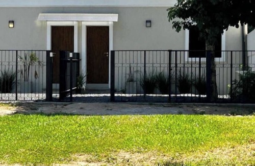 Luque House | La Petite, Asuncion Airport closed parkingnn