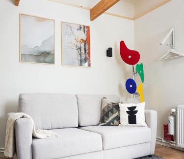 Haninge Apartment | La Petite bohéme with free parking