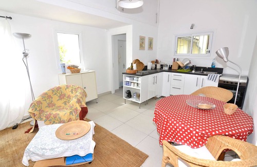 Cesseras Apartment | La Petite Cigale at the edge of Cesseras in a natural setting of rosemary