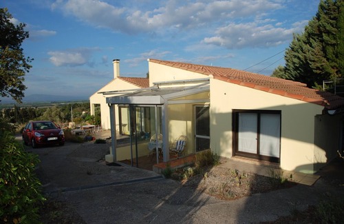 Cesseras Apartment | La Petite Cigale at the edge of Cesseras in a natural setting of rosemary