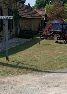 Saint-Yrieix-la-Perche Villa | La Petite Ecurie