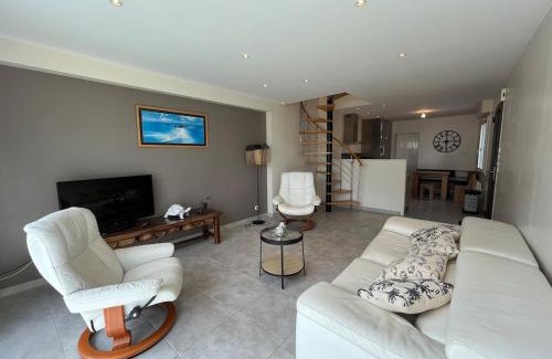Saint-Jouan-des-Guerets House | La Petite Motte