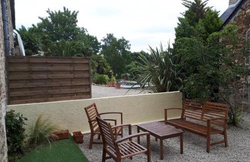 Plouer-sur-Rance Apartment | La petite Hautière Maison 2 personnes Plouer sur Rance avec piscine