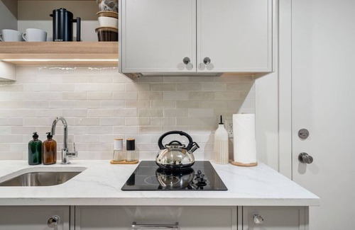 Kensington Condo | La Petite | Hot Tub | Kensington | Fenced Yard