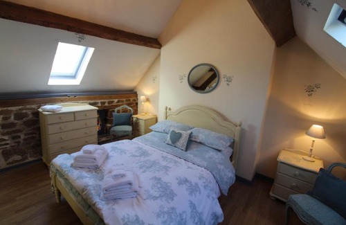Larchamp House | La Petite Jeusseliniere