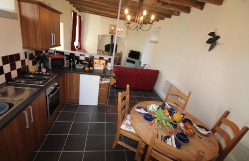 Larchamp House | La Petite Jeusseliniere