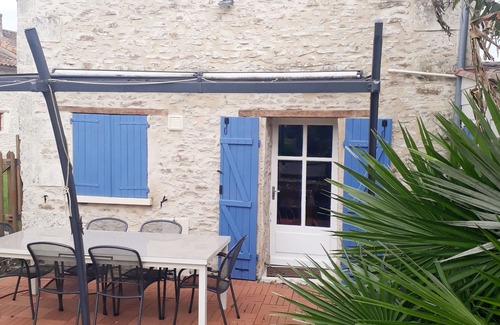 Savigny-sous-Faye House | "La petite Lucie" Country House - Near Futuroscope